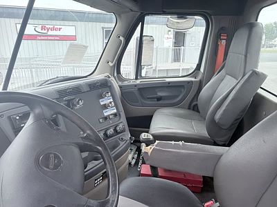 2020 Freightliner CASCADIA 125