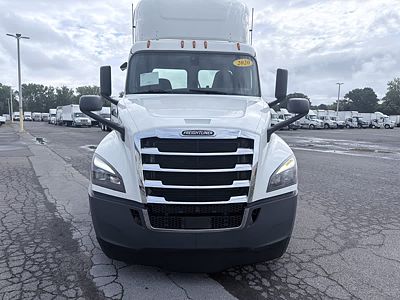 2020 Freightliner NEW CASCADIA 126