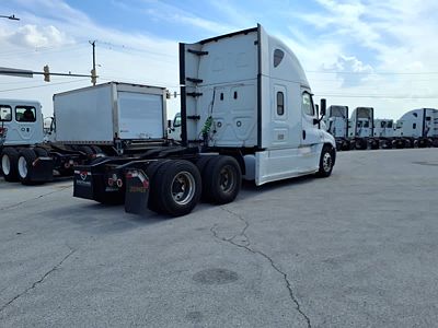 2020 Freightliner CASCADIA 125