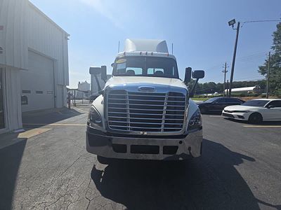 2020 Freightliner CASCADIA 125
