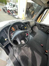 2018 Freightliner M2 106