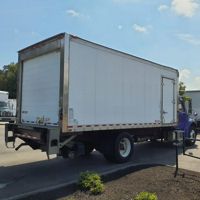 2017 Freightliner M2 106