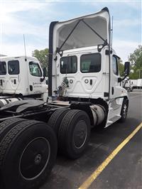 2020 Freightliner CASCADIA 125