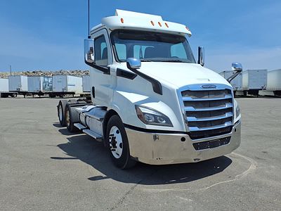 2019 Freightliner NEW CASCADIA 116