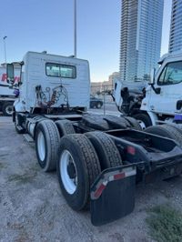 2019 Volvo VNL64T-300