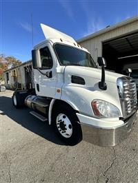 2016 Freightliner CASCADIA 113