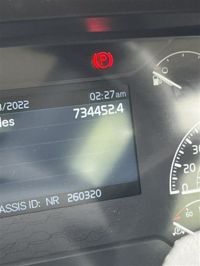 2020 Volvo VNL64T-300