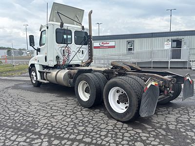 2019 Freightliner CASCADIA 125