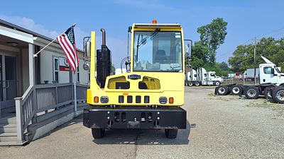 2021 Autocar ACTT42