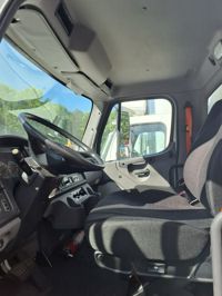 2018 Freightliner M2 106