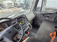 2015 Freightliner M2 106