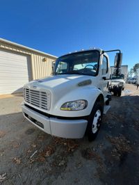 2021 Freightliner M2 106