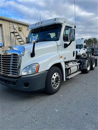 2017 Freightliner CASCADIA 125