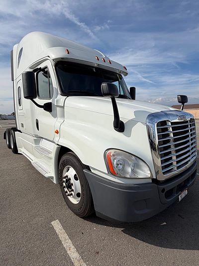 2019 Freightliner CASCADIA 125