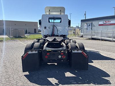 2020 Volvo VNL64T-300