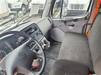 2016 Freightliner M2 106