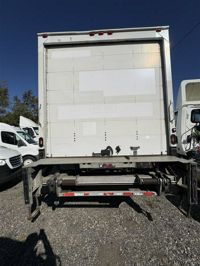 2018 Freightliner M2 106