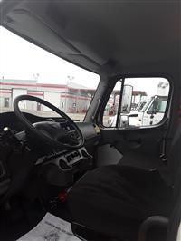 2015 Freightliner M2 106