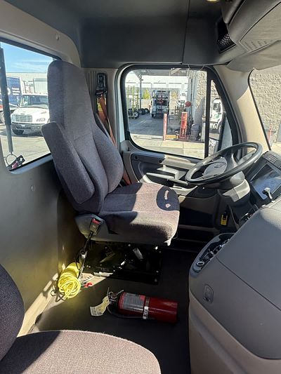 2020 Freightliner CASCADIA 125