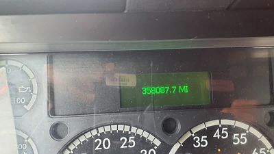 2020 Freightliner CASCADIA 113