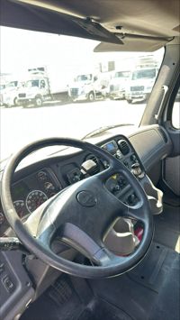 2018 Freightliner M2 106