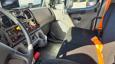 2020 Freightliner M2 106