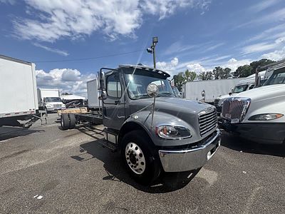 2019 Freightliner M2 106
