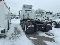 2019 Volvo VNL64T-300