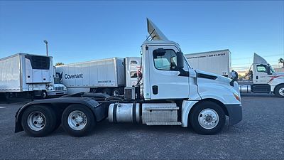 2020 Freightliner NEW CASCADIA PX12664