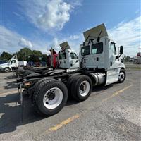 2016 Freightliner CASCADIA 125