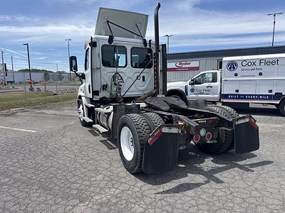 2020 Freightliner CASCADIA 113