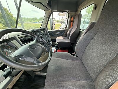 2017 Freightliner CASCADIA 125