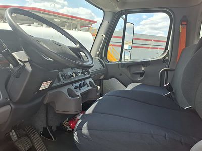 2020 Freightliner M2 106