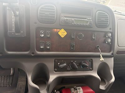 2015 Freightliner M2 106