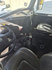 2020 Volvo VNL64T860