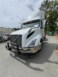 2020 Volvo VNL64T-300