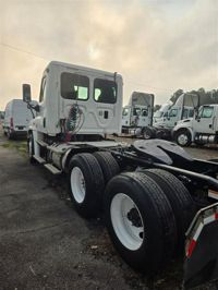 2017 Freightliner CASCADIA 125