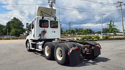 2018 Freightliner NEW CASCADIA PX12664