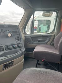 2019 Freightliner CASCADIA 125