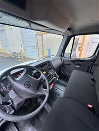 2016 Freightliner M2 106