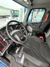 2018 Freightliner M2 106