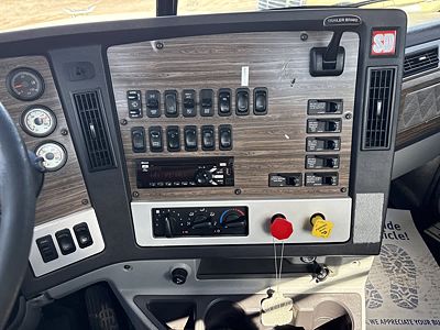 2020 Freightliner 122SD