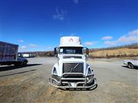 2019 Volvo VNL64T-300