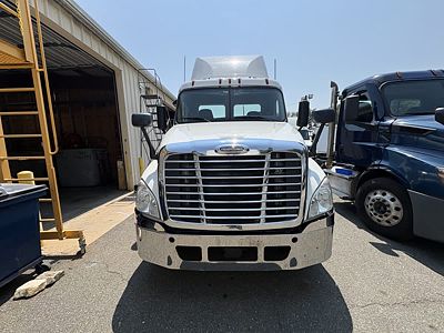 2019 Freightliner CASCADIA 125