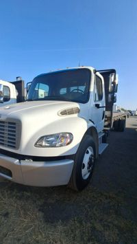 2017 Freightliner M2 106