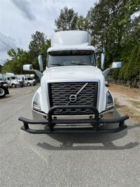 2020 Volvo VNL64T-300
