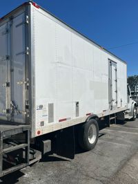 2018 Freightliner M2 106