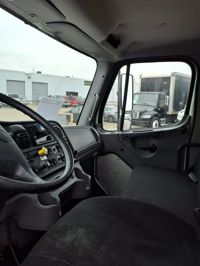 2018 Freightliner M2 106