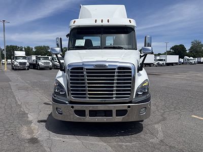 2020 Freightliner CASCADIA 113