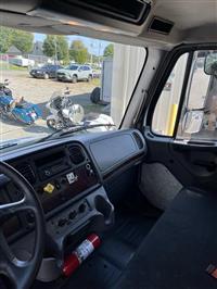 2016 Freightliner M2 106